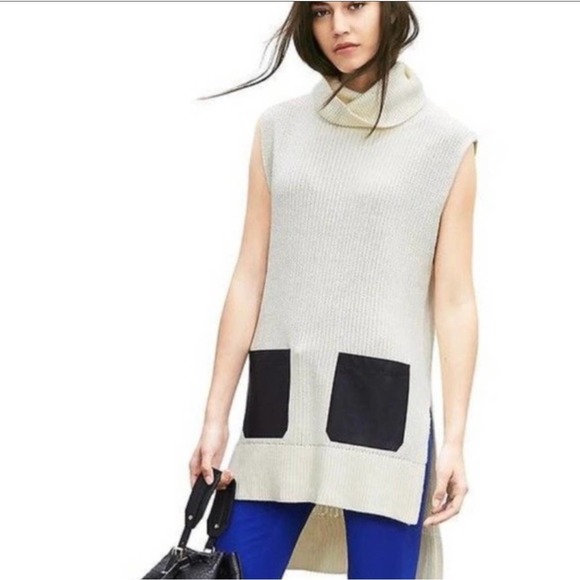 Banana Republic Sweaters - 🍉 Banana Republic High Low Sleeveless Turtleneck